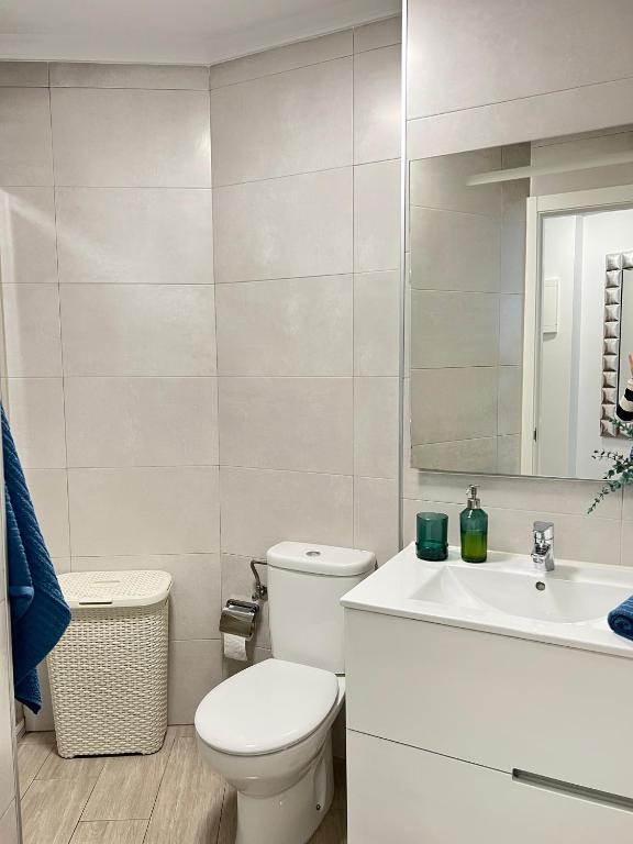 Koupelna v ubytování Apartamento Turistico Peñalver Playa 316