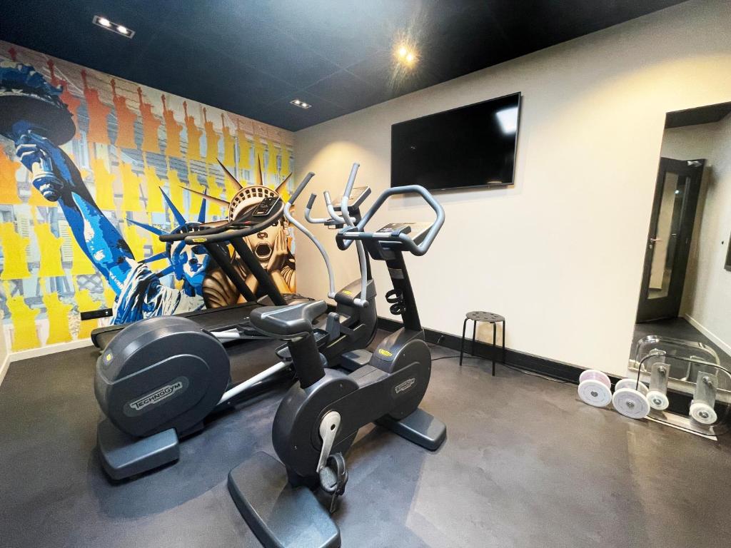 Fitness centrum a/nebo fitness zařízení v ubytování Hôtel Maison Turenne