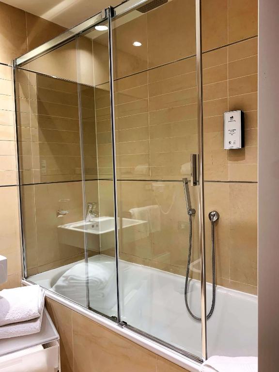 Kúpeľňa v ubytovaní Devero Hotel & Spa, BW Signature Collection