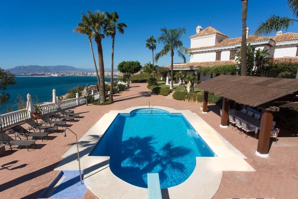 Andalusian villa on the sea and the bay of Malaga, Málaga (updated