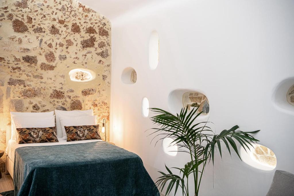 Ένα ή περισσότερα κρεβάτια σε δωμάτιο στο Malmáki, a street view apartment