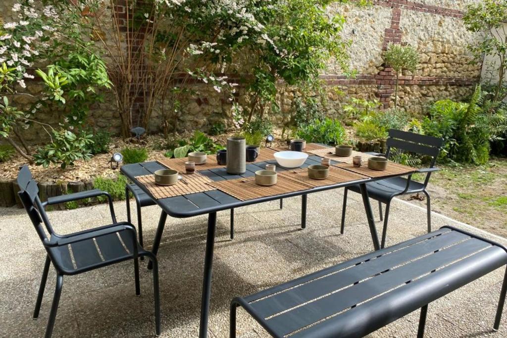 Vonkajšia záhrada v ubytovaní Villa Olive - 4 Bdr - Garden - Deauville Centre