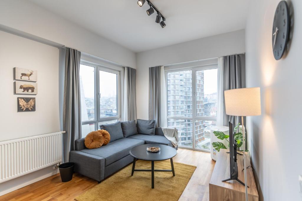 1bdr Apt With View Poolgym Near Airport Metro, Istanbul (updated prices 2024)