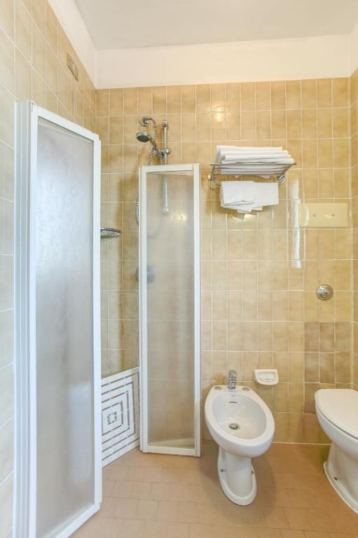 Koupelna v ubytování Hotel Genzianella