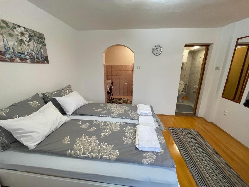 Studio Apartman Sedrenik - Housity