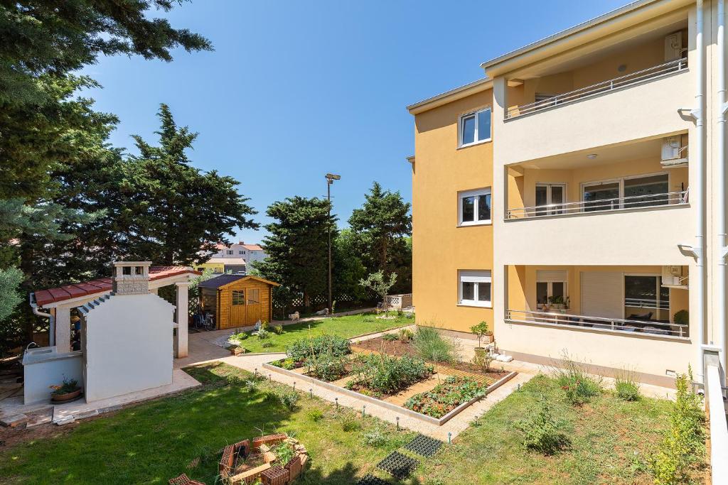 Ogród w obiekcie Apartment J&E