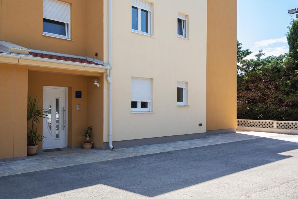 Budynek, w którym mieści się apartament