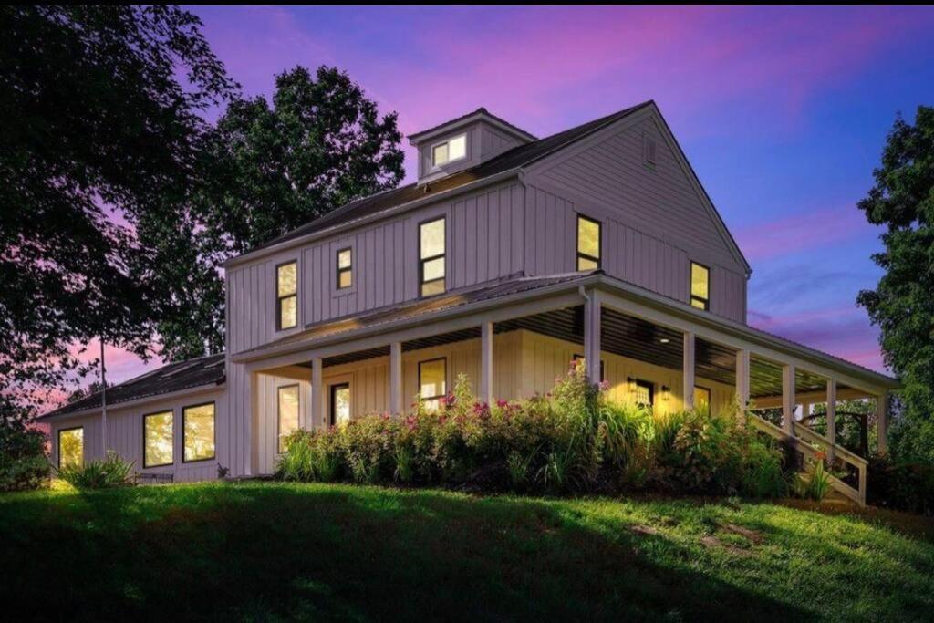 North 64 Farms Gorgeous sunrise & sunset view - Housity
