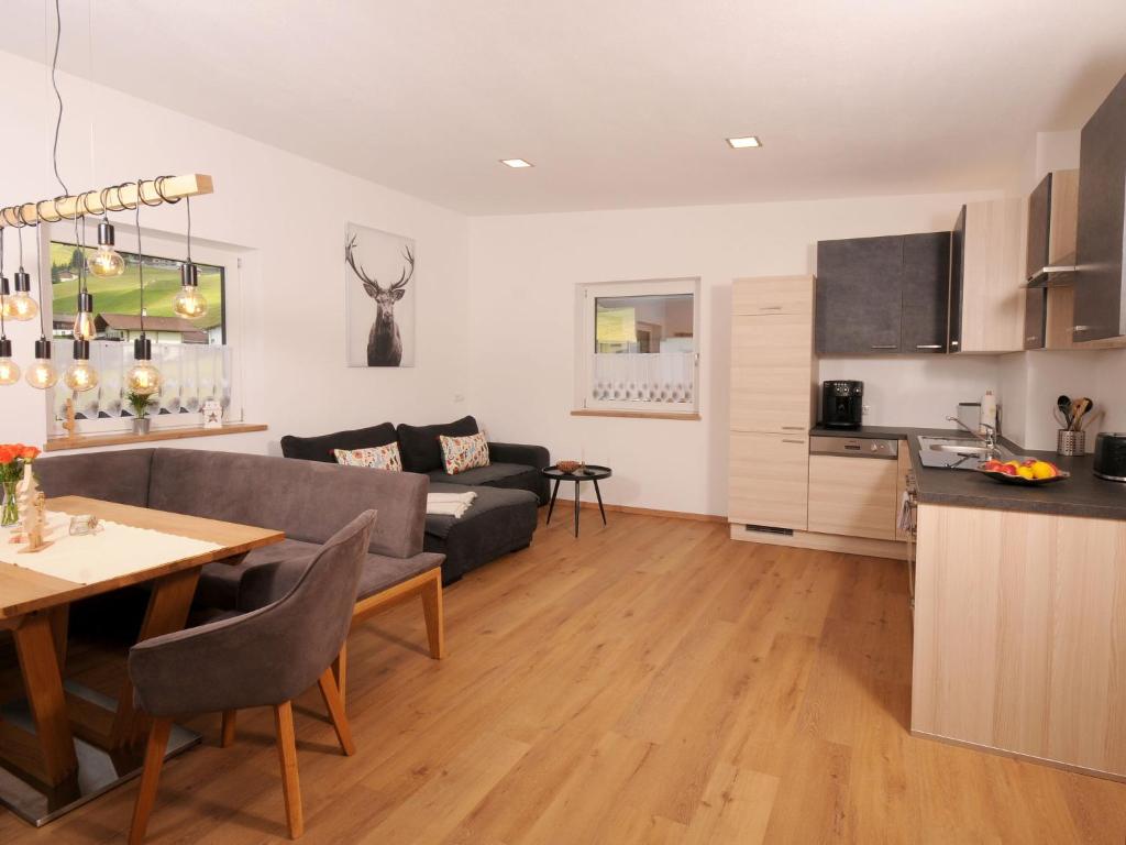 Kuchyň nebo kuchyňský kout v ubytování Apartment Wanglblick by Interhome