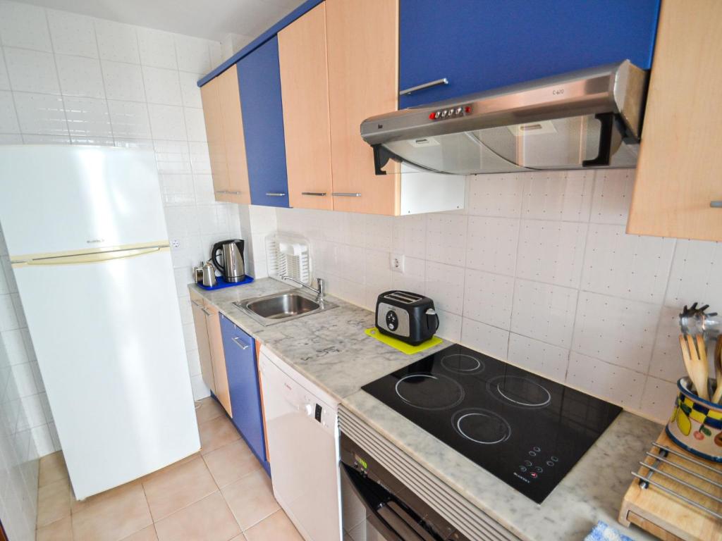 Kuchyňa alebo kuchynka v ubytovaní Holiday Home Raquel by Interhome
