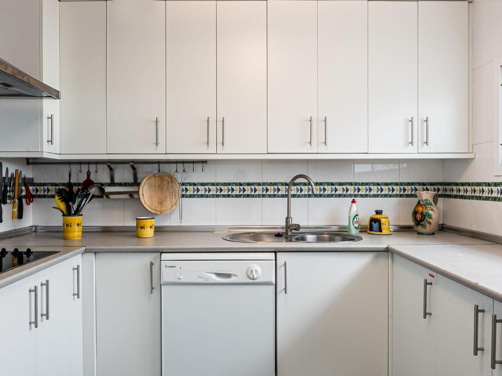 Kuchyň nebo kuchyňský kout v ubytování Villa Cristina by Interhome