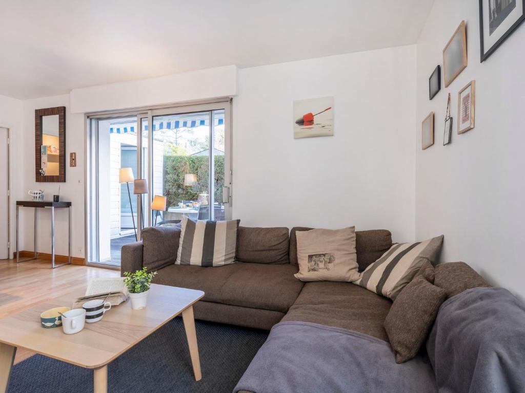 Posedenie v ubytovaní Apartment Les Embruns-4 by Interhome
