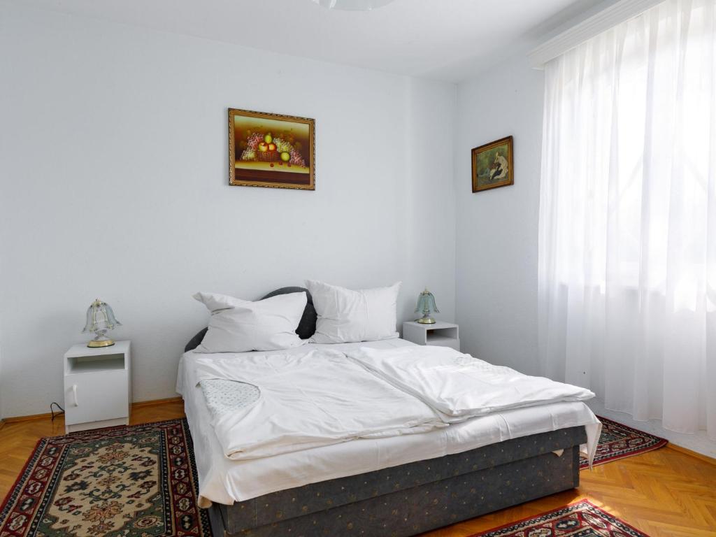 Zdjęcie z galerii obiektu Apartment Bella 01 by Interhome w mieście Balatonlelle