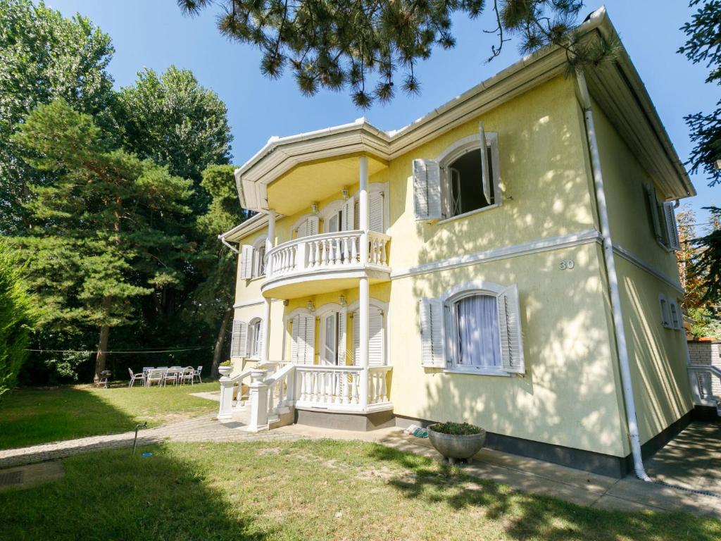 Zdjęcie z galerii obiektu Apartment Bella 02 by Interhome w mieście Balatonlelle