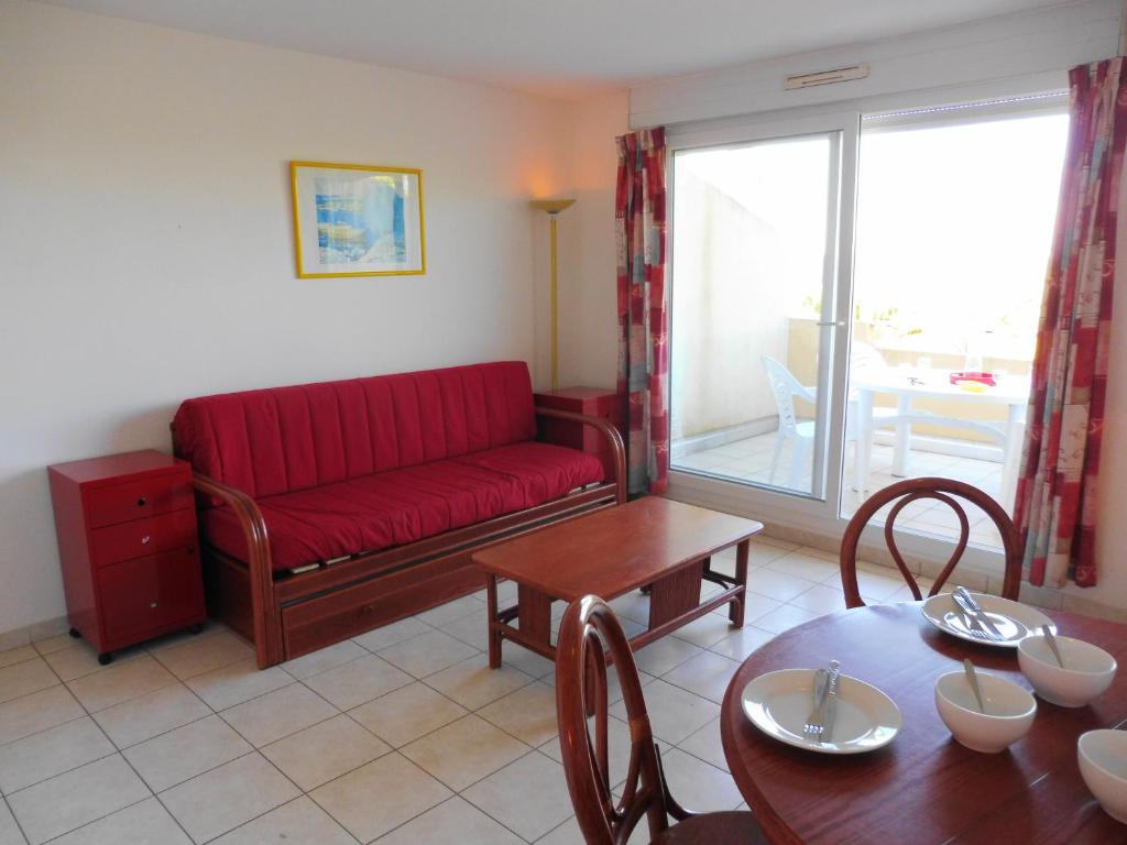 Posedenie v ubytovaní PALMYRA GOLF Joli T2 piscine couverte vue golf Cap d'Agde