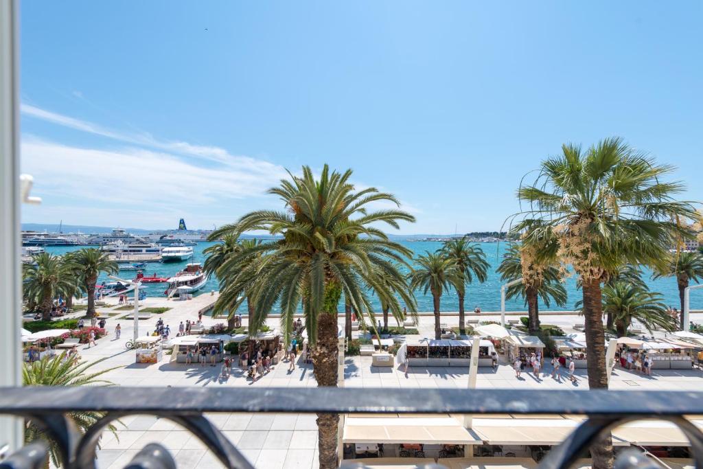 Palms Promenade Luxury Rooms - 19