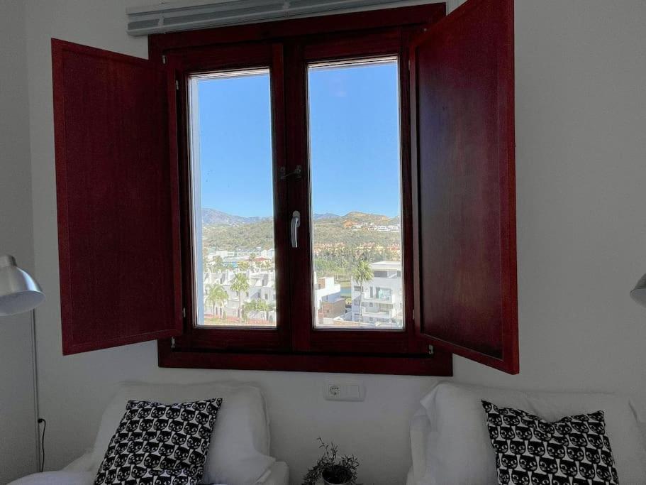 Posteľ alebo postele v izbe v ubytovaní NaviGolf La Cala de Mijas, Scandinavian style 3 bed Townhouse by Solrentspain.