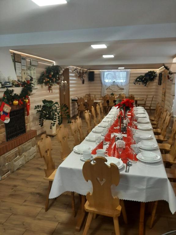 Reštaurácia alebo iné gastronomické zariadenie v ubytovaní Agroturystyka U Misia