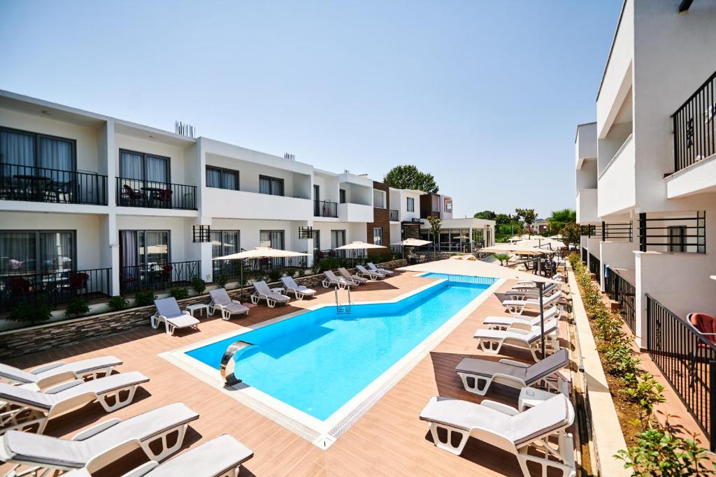Bazén v ubytování Hotel Halibas nebo v jeho okolí