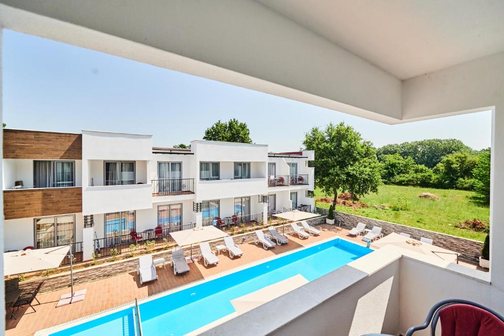 Bazén v ubytování Hotel Halibas nebo v jeho okolí