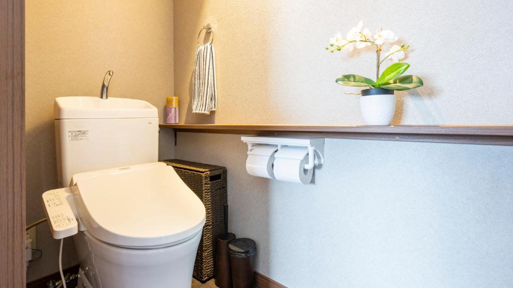 Koupelna v ubytování OriOri House Hotel Mt Fuji view 全室富士山ビューの貸切り宿 折々