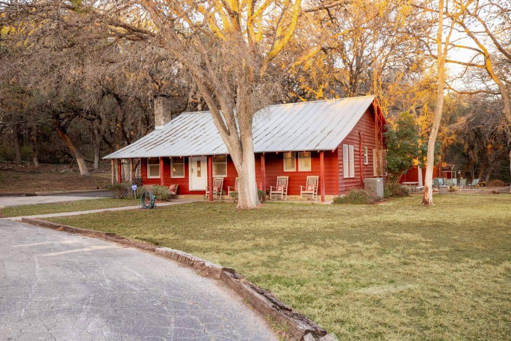 River Road Retreat, New Braunfels (updated prices 2024)