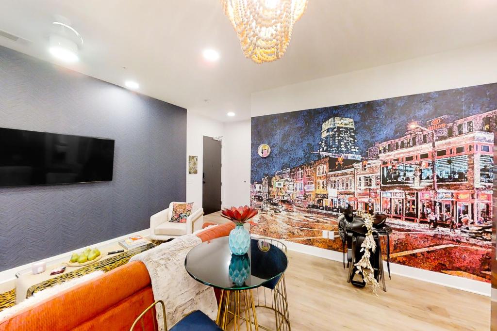 Tiger Lily, Nashville (updated prices 2024)