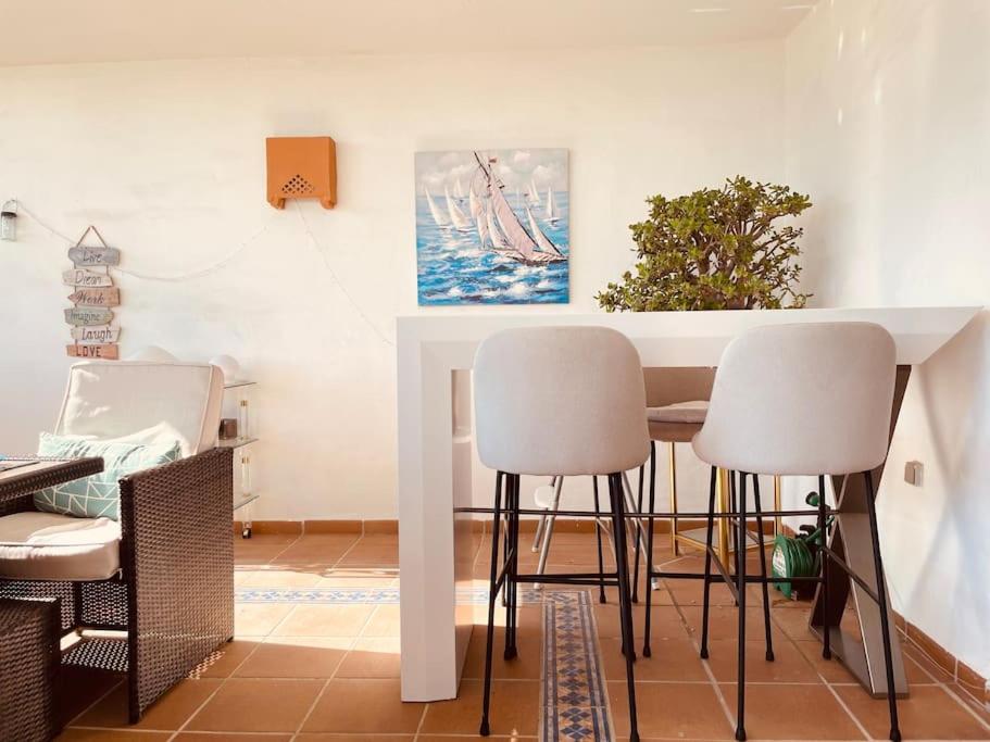 Posedenie v ubytovaní Blue Palm Apartment Estepona