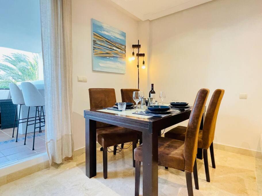 Posedenie v ubytovaní Blue Palm Apartment Estepona