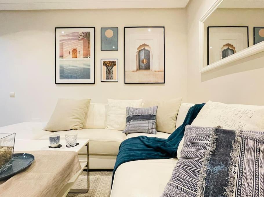 Posedenie v ubytovaní Blue Palm Apartment Estepona