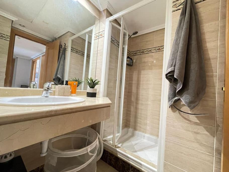 Kúpeľňa v ubytovaní Blue Palm Apartment Estepona