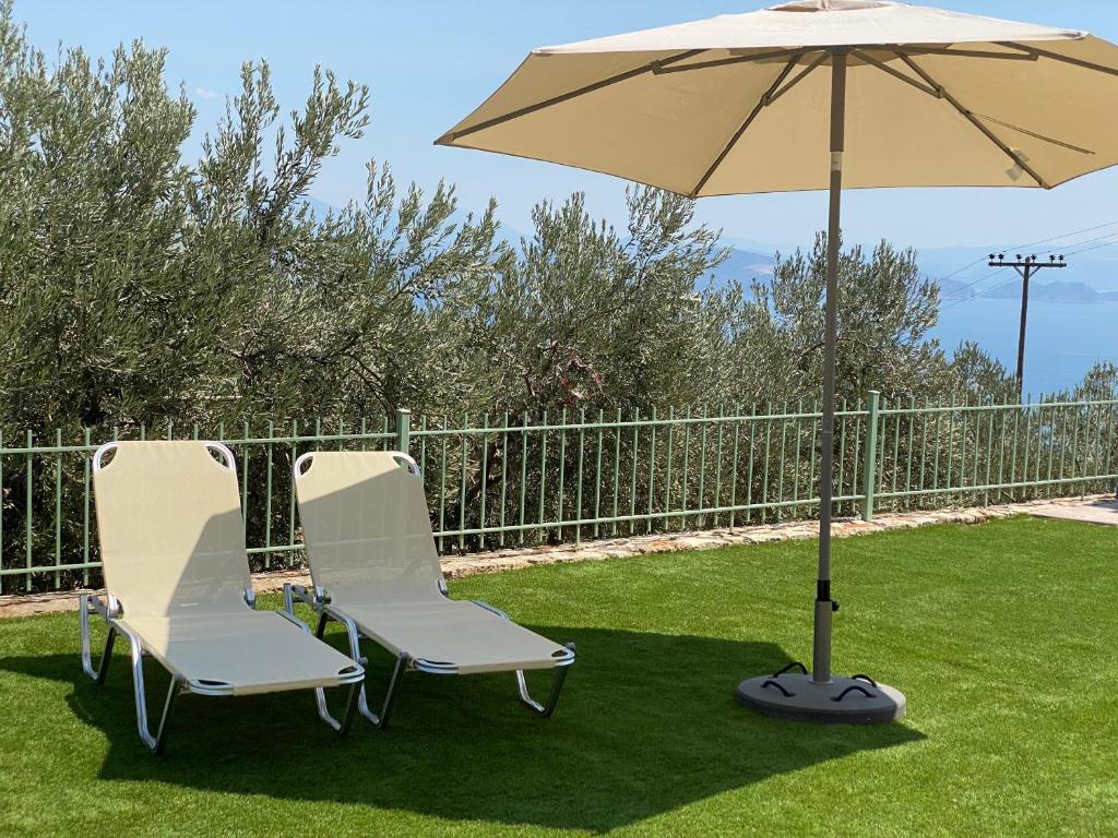 A garden outside Appartement Villa Pasithea