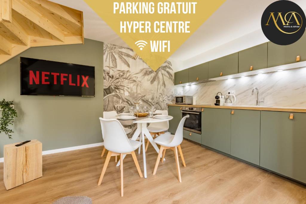 Kuchyňa alebo kuchynka v ubytovaní Le Green Duplex - Clim - Parking - Netflix - Melina & Alfred