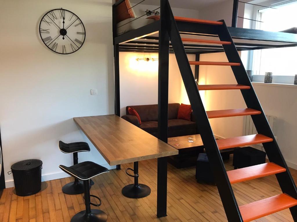 Studio - Mezzanine - Style loft industriel - One-Bedroom Apartment