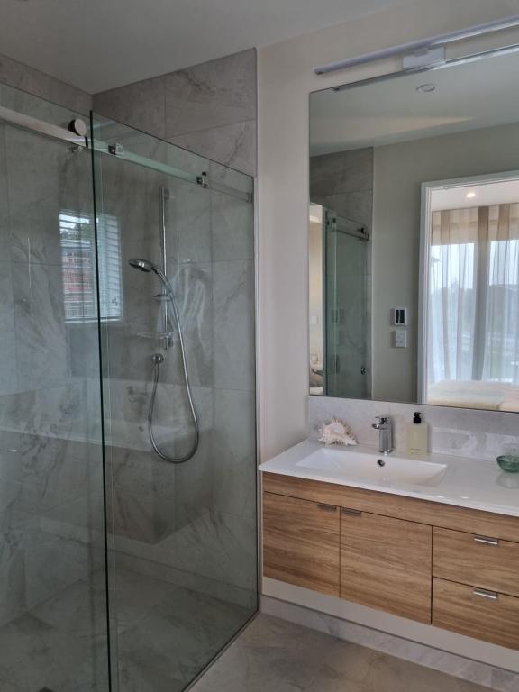 Omokoroa Golfers Retreat - B&B - Tweepersoonskamer Met Eigen Badkamer