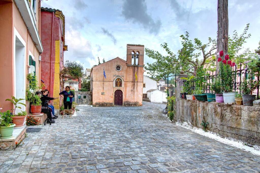 The surrounding neighborhood or a neighborhood close to the holiday home