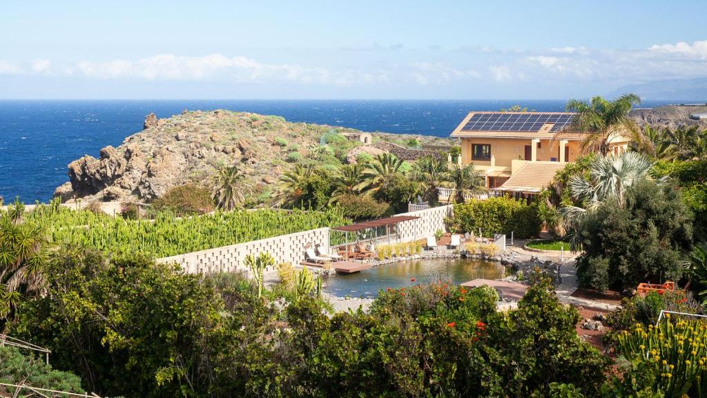 uma casa com vista para o oceano em Finca La Punta em Icod de los Vinos