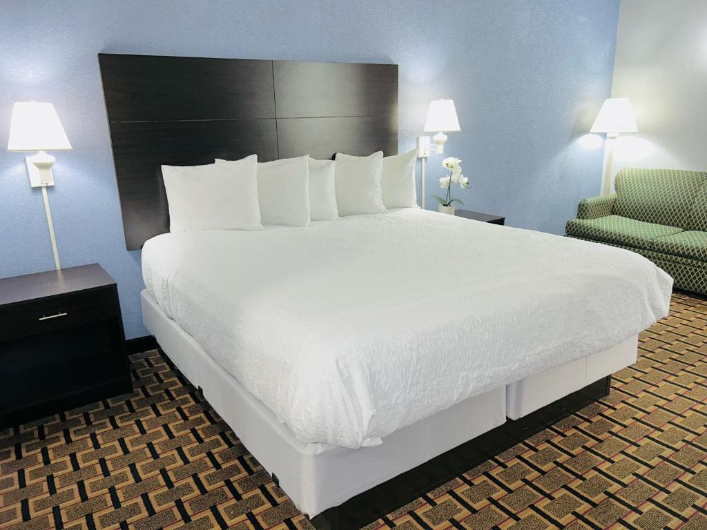 Days Inn by Wyndham, Glen Allen - Richmond North - King Suite Avec Bain De Spa
