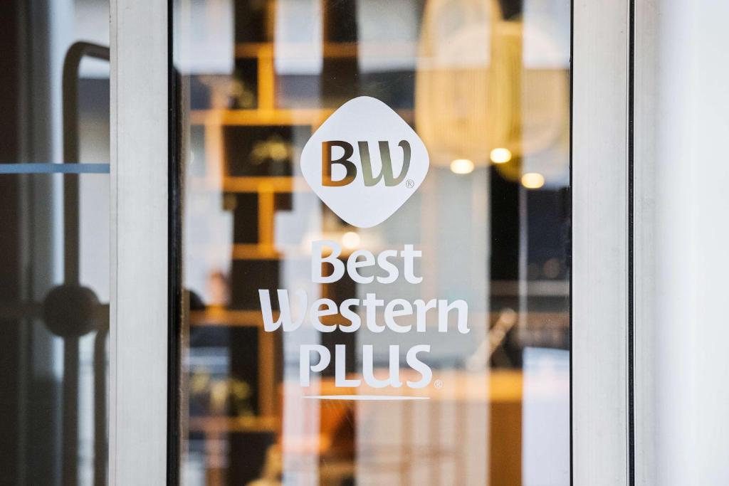 Best Western Plus Airport Hotel - Resim 5
