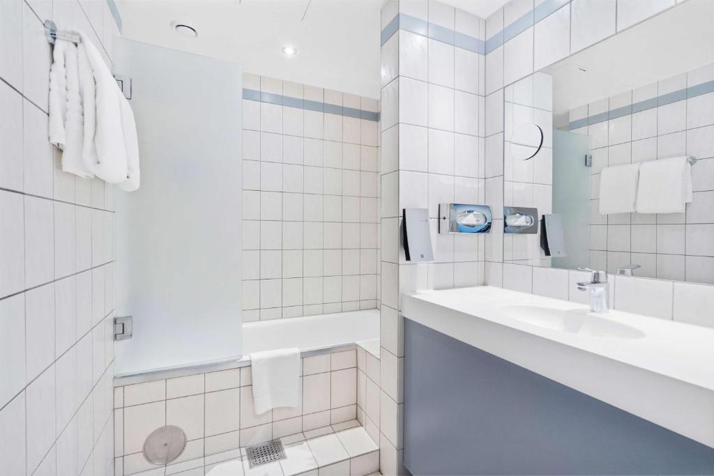 Best Western Plus Airport Hotel - Resim 45