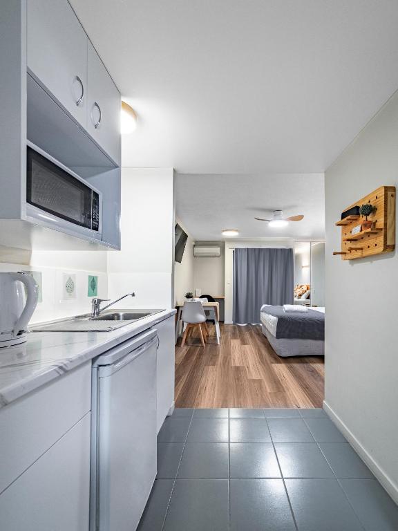 Parkview Apartments - Studio