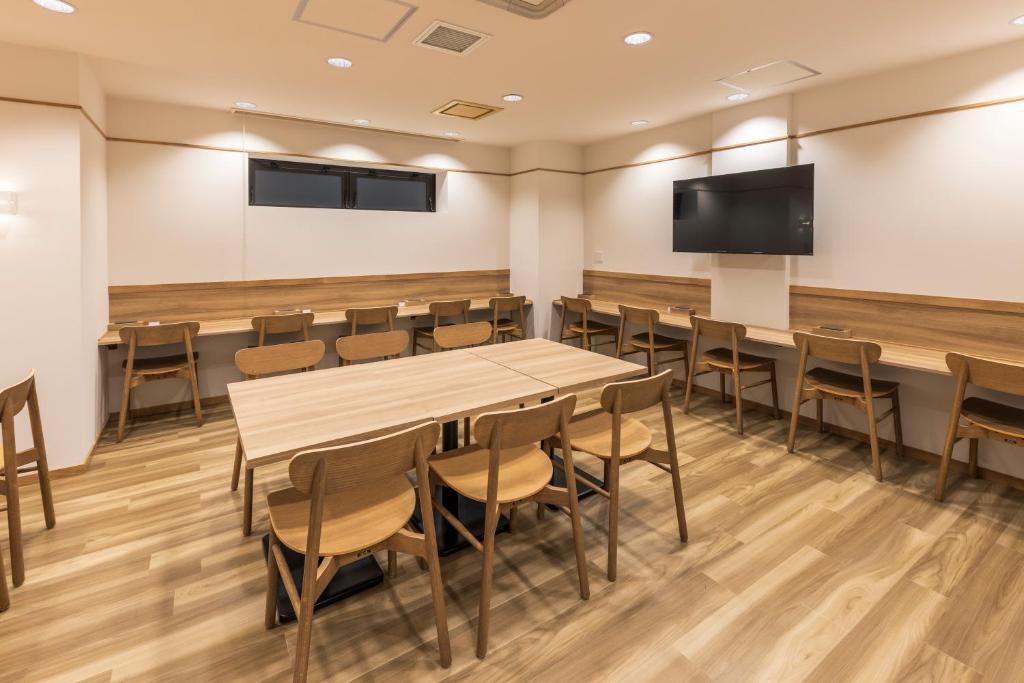 TV a/nebo společenská místnost v ubytování JR CLEMENT INN HIMEJI
