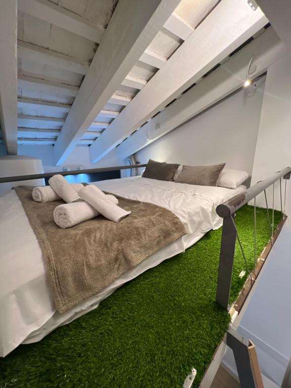 Baron Suites Reina, Valencia – Updated 2023 Prices