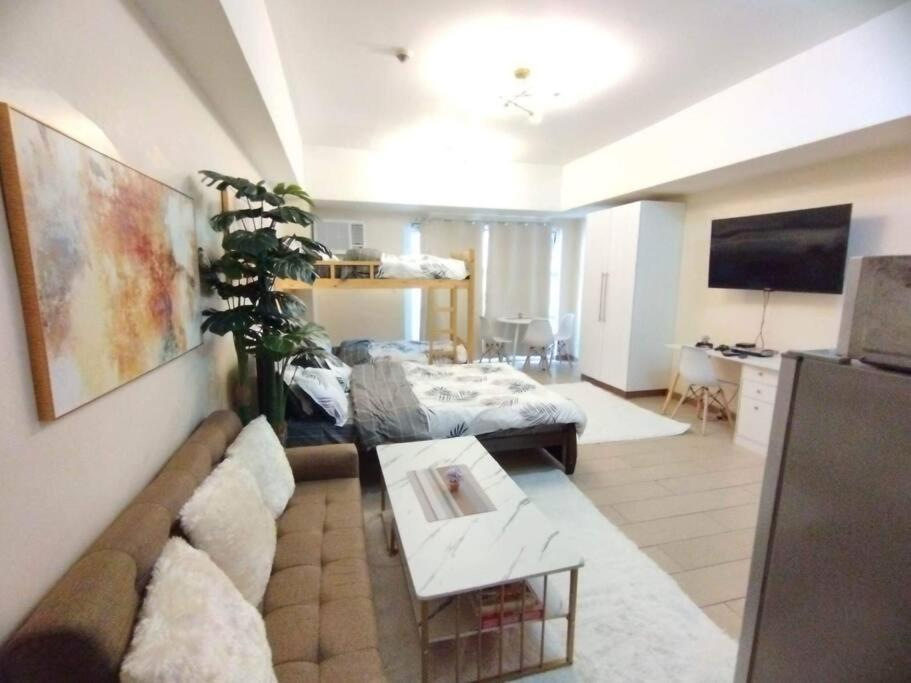 A2J Luxury Venice Studio Suite Near BGC Malls, Manila (updated prices 2024)