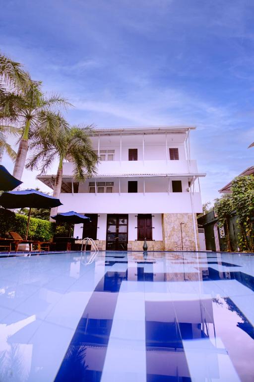 Bazén v ubytování St.Lachlan Hotel & Suites nebo v jeho okolí