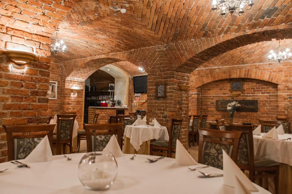 Palac Biedrusko - Resim 28