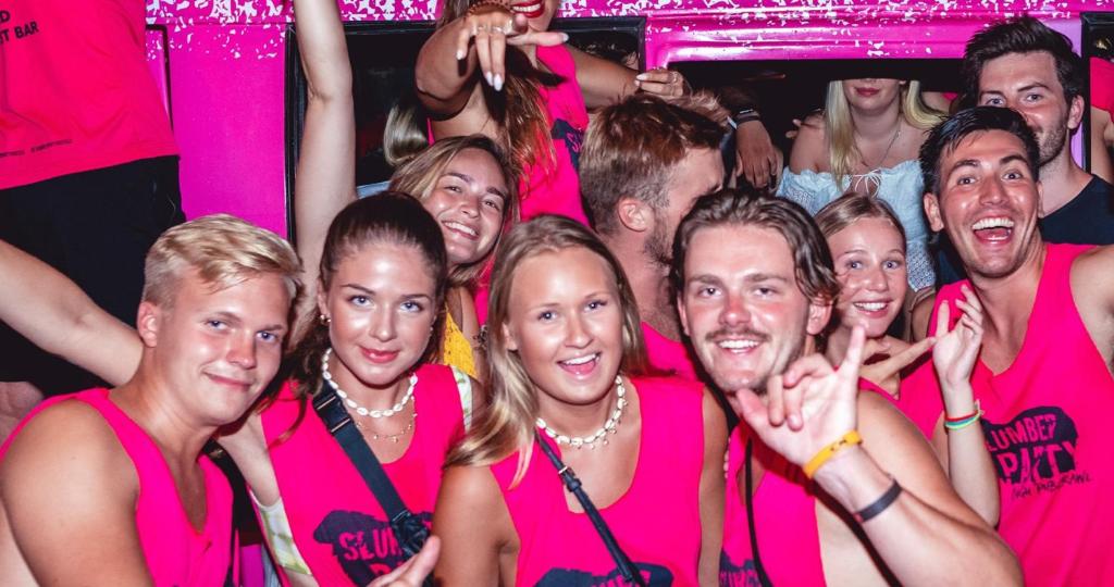 Επισκέπτες που μένουν στο Slumber Surf Phuket Kata