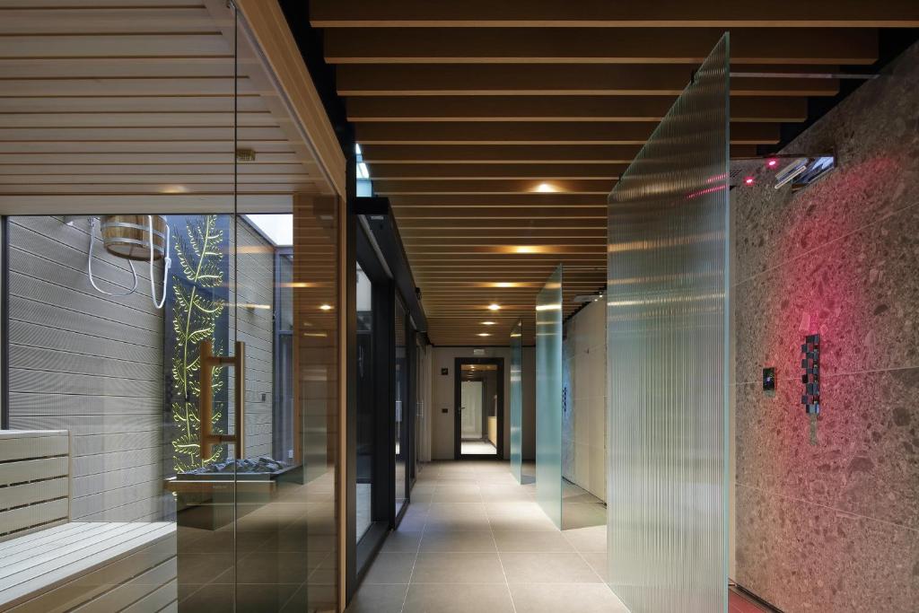 VERSOVERDE HOTEL Alzaia Naviglio Grande - Resim 14