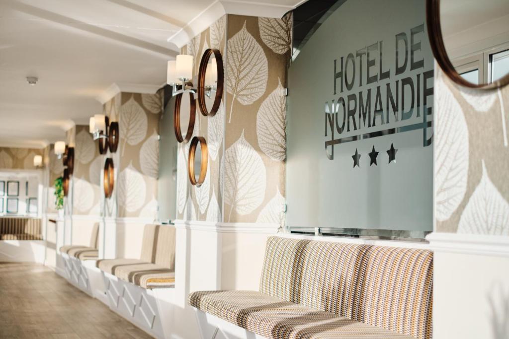 Posezení v ubytování Hotel De Normandie