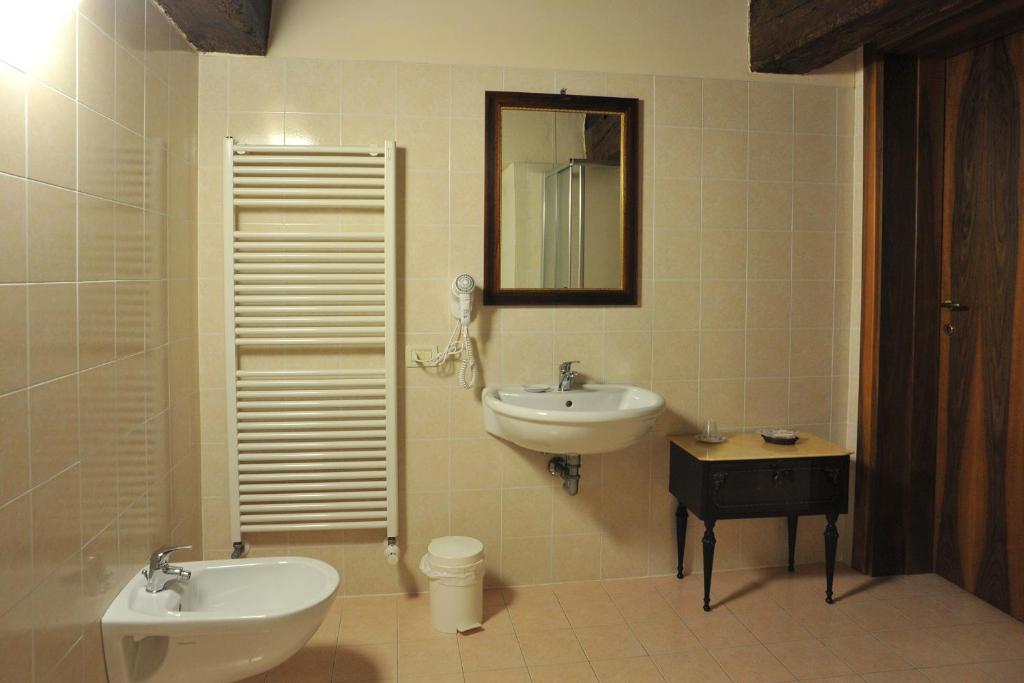 Hotel La Corte - Double Room With Private Bathroom